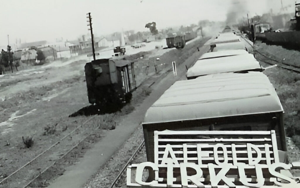 Az Alföldi Cirkusz vonatszerelvénye az 1950-es években. Forrás: Zsilák György