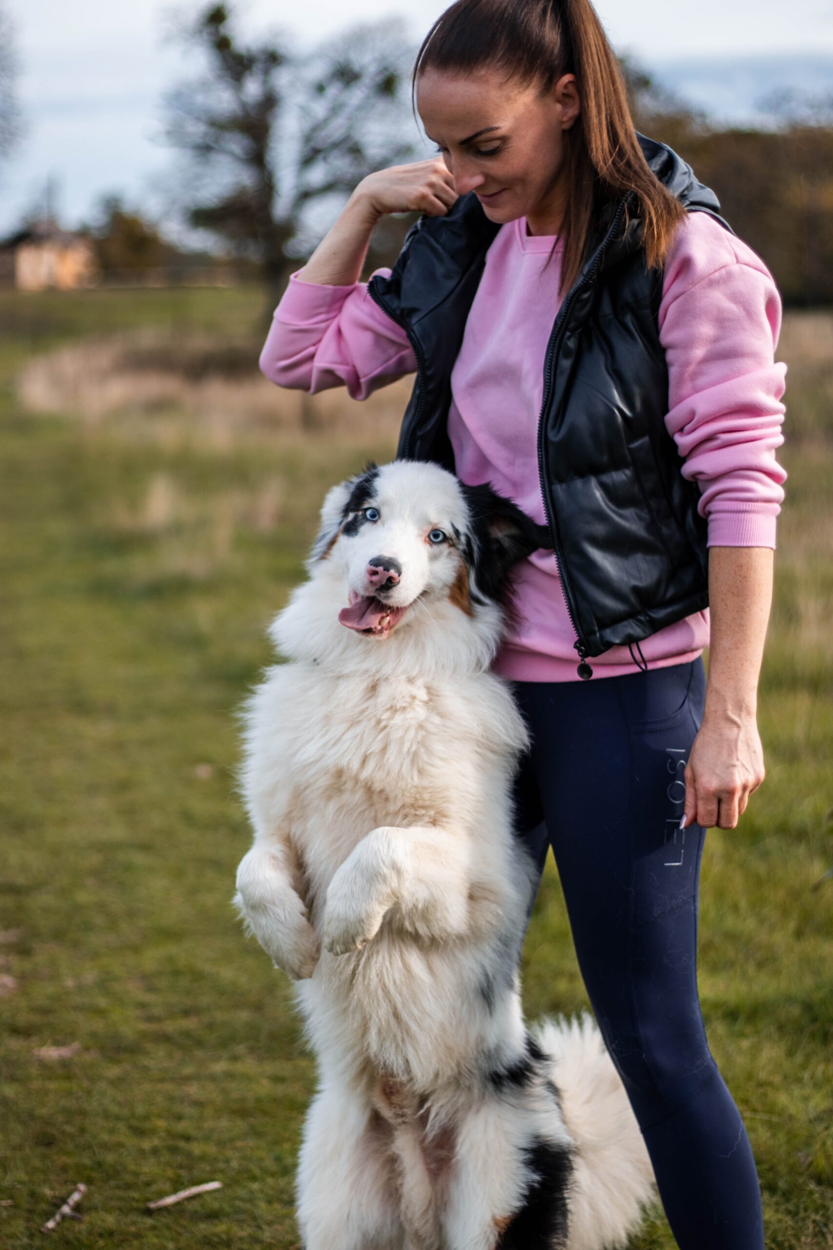 „Akár két, akár négy lábon járunk, az egymásra figyelés tesz bennünket többé” – Interjú Szép Anitával